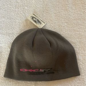 Oakley knit beanie